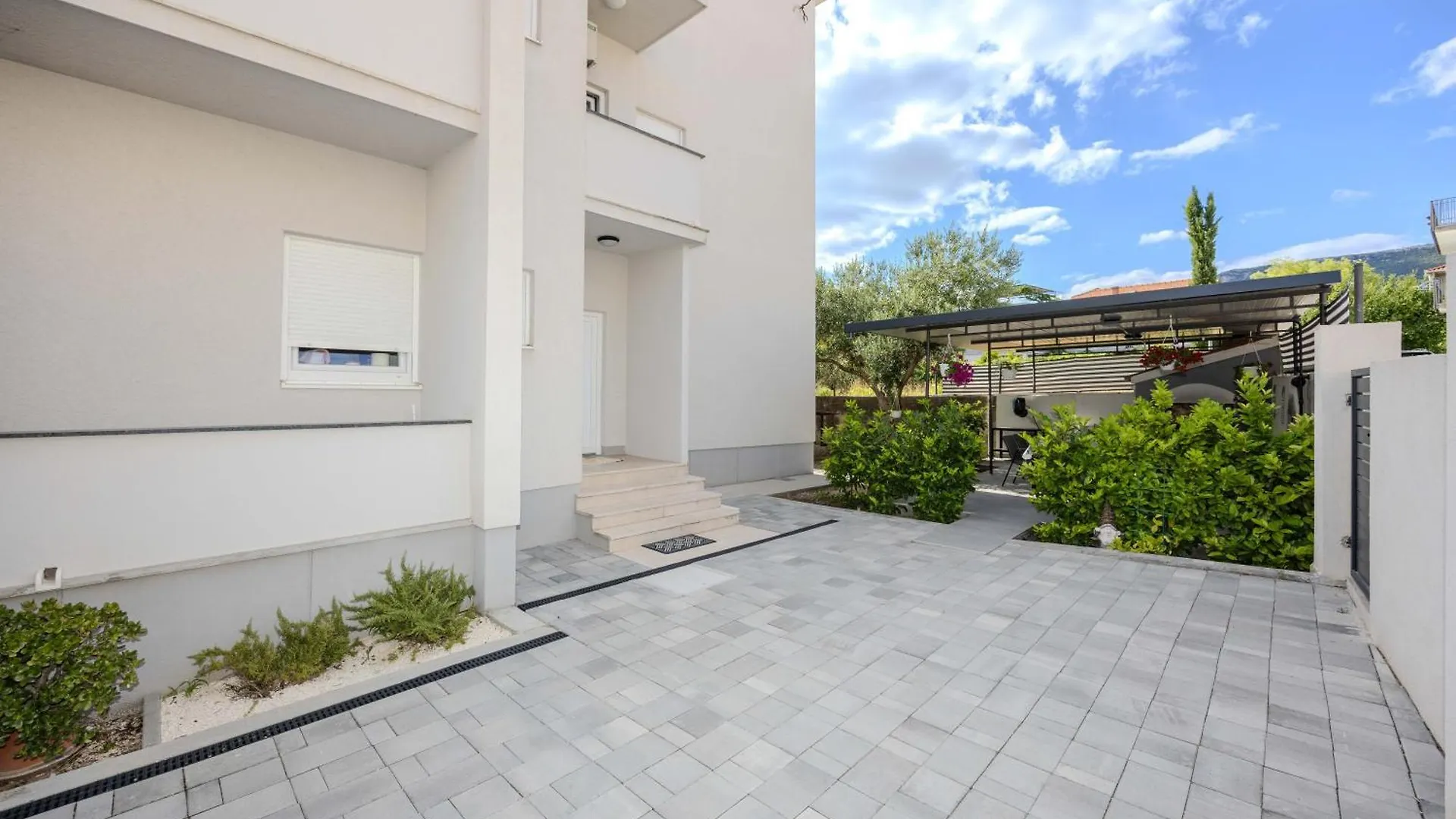 Terrace Kastela Apartment